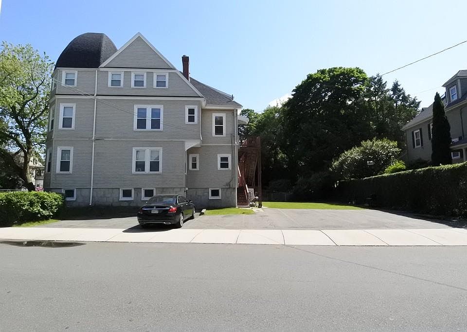2nd image of 448 Pleasant St APT 1