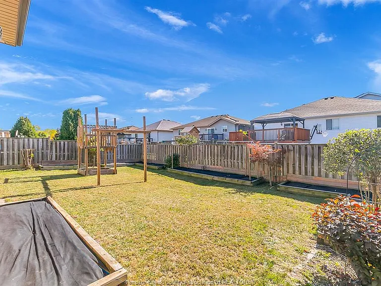 420 Runstedler Dr — Photo 37