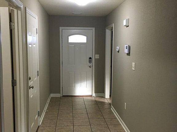 2nd image of 4720 Stonewall Cir