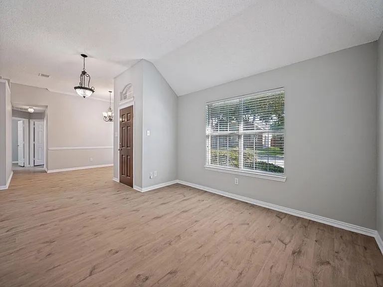 1645 Angel Falls Dr — Photo 4