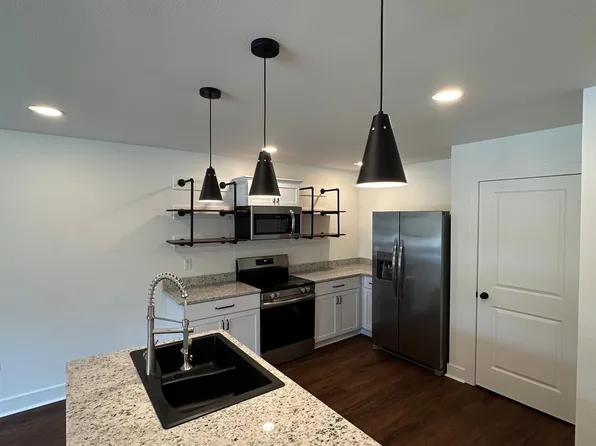 211 South Ave #2, Cotter, AR 72626
