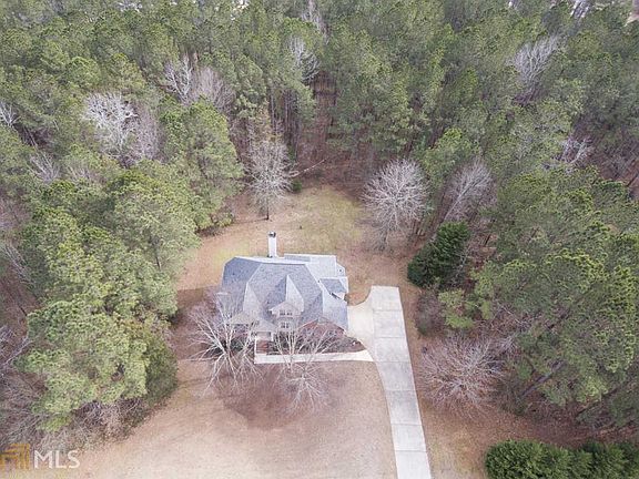 3rd image of 204 Cecil Way