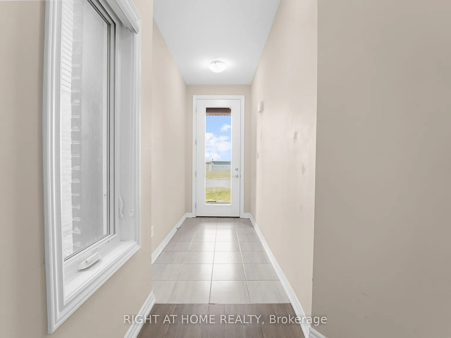 4 bed, $2,800 — Photo 3