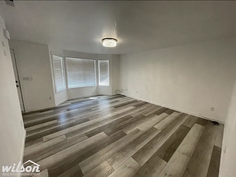 301 Olympic Ave — Photo 3