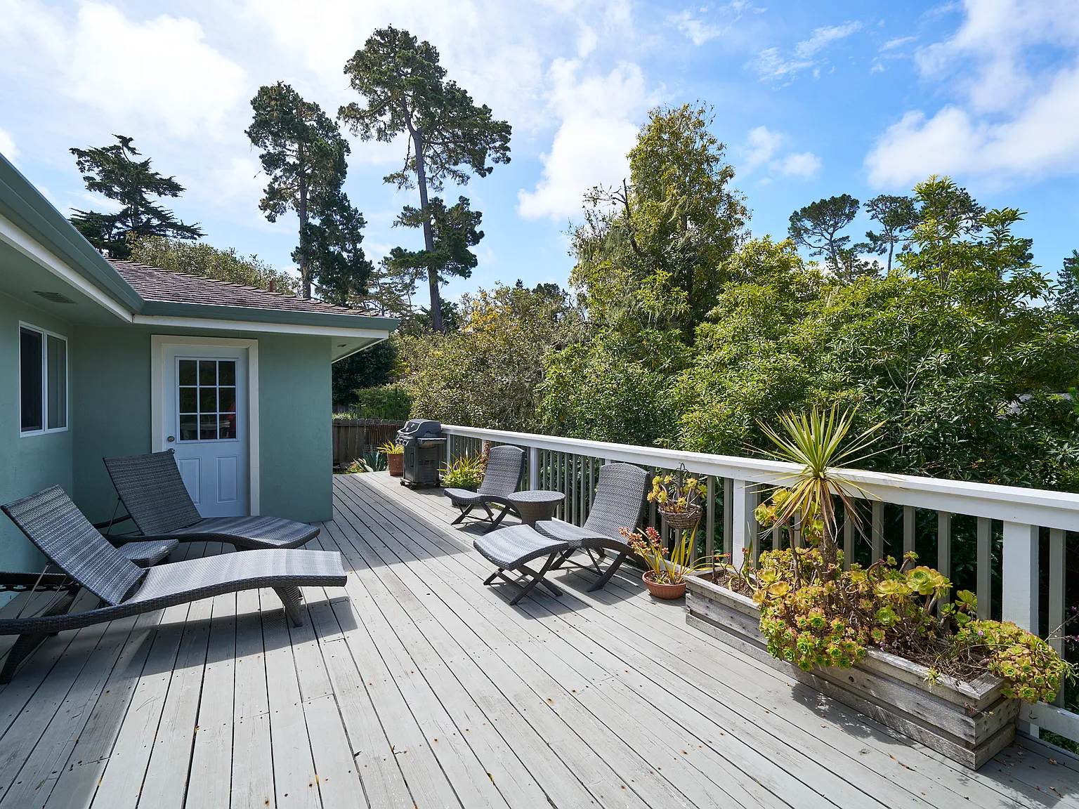 3 bed, 2.5 bath, 2019 sqft, $8,800 — Photo 1