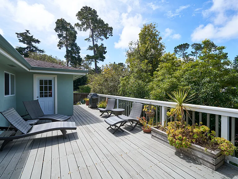 1150 Mestres Dr — Photo 1