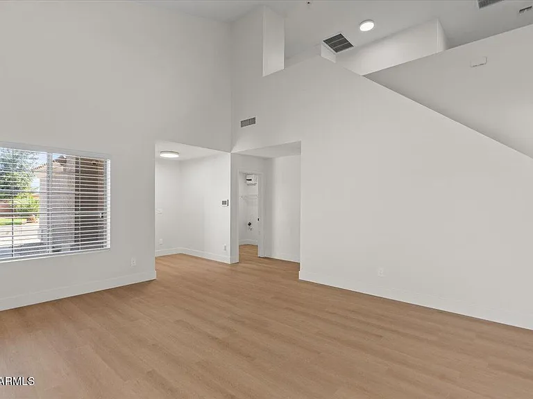2289 W Hayden Peak Dr — Photo 3