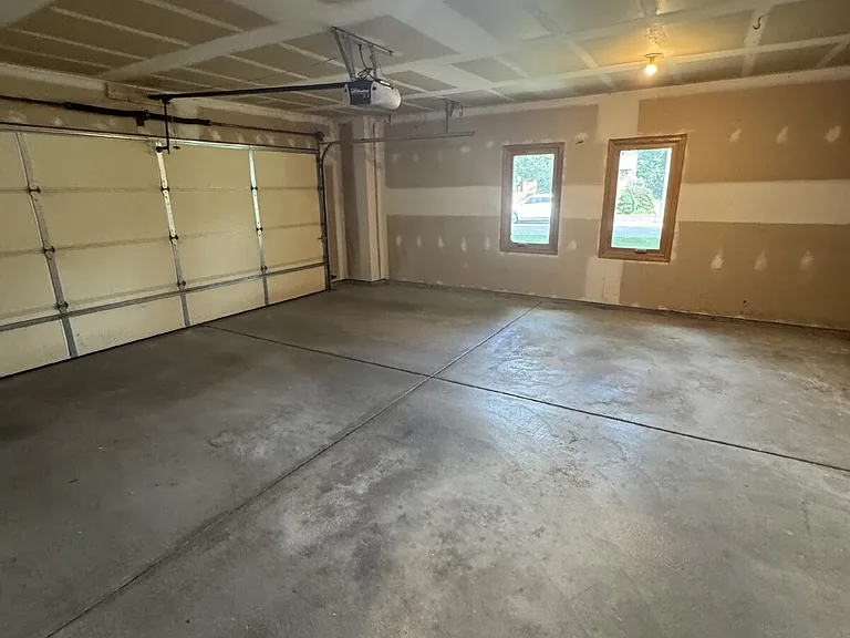 2126 E Country View Dr — Photo 28