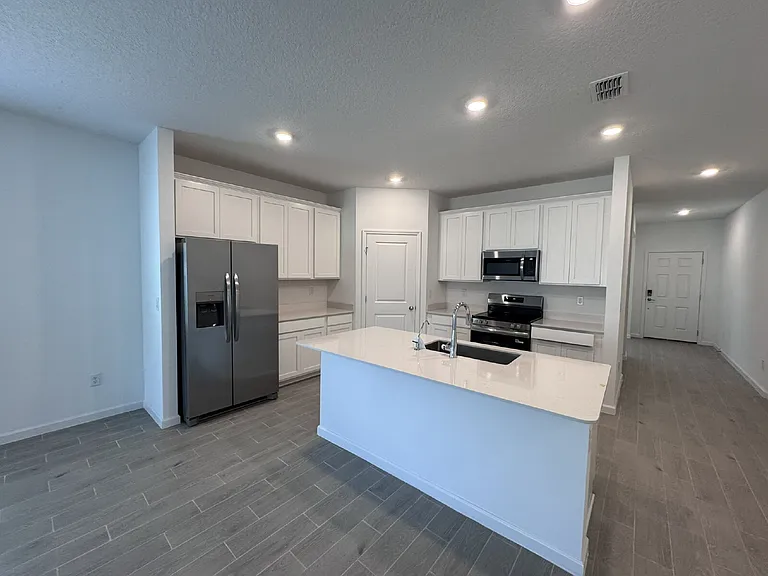 62 Kingsley Park Way St — Photo 3
