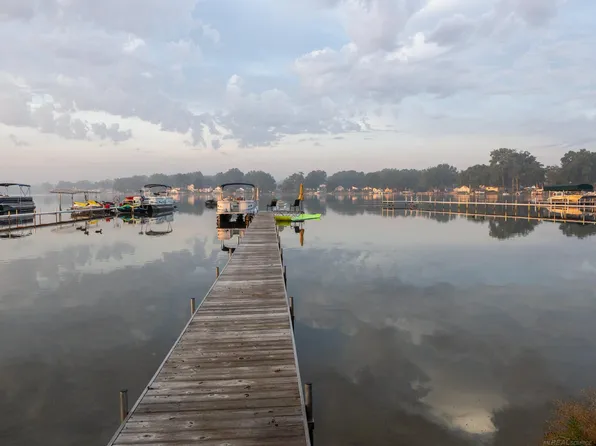 19475 Thompson Ln, Three Rivers, MI 49093