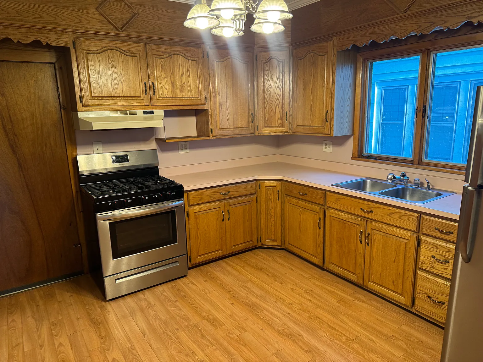 2 bed, 1200 sqft, $1,350 — Photo 4