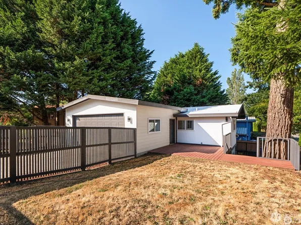 8801 NE 140th Place, Kirkland, WA 98034