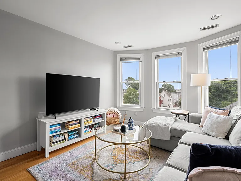 87 M St #3 — Photo 7