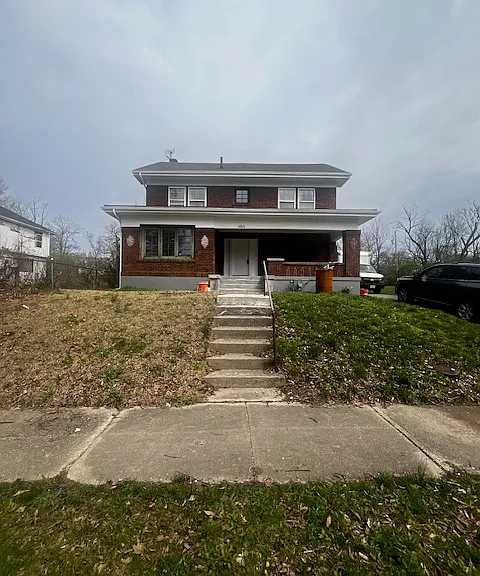 1821 W Grand Ave — Photo 1