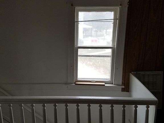 5th image of 627 N Saginaw St