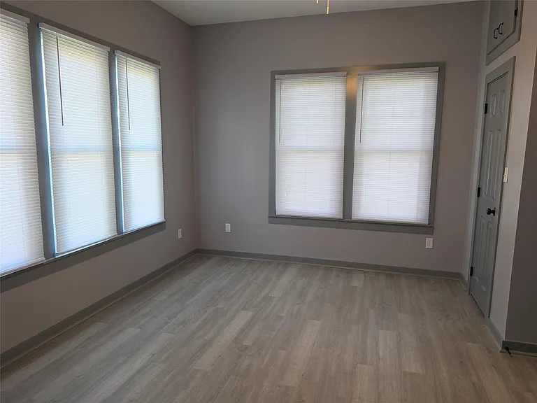 101 N North — Photo 14