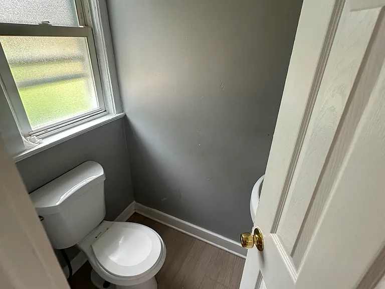 118 Maple Ave #1 — Photo 8