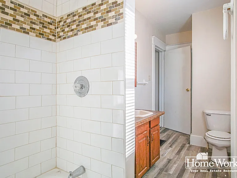 923 S 30th St — Photo 9