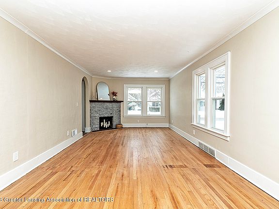 4th image of 519 N Clemens Ave