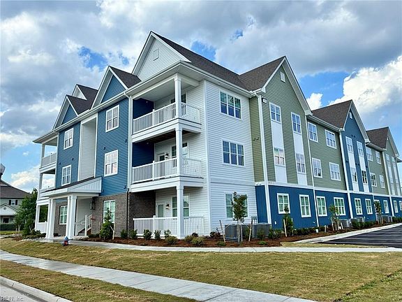 3rd image of 1720 Vankar Dr #201