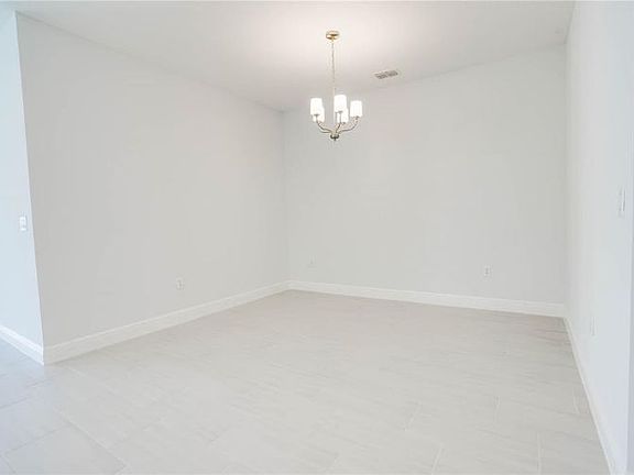 3rd image of 19371 Banfield Pl