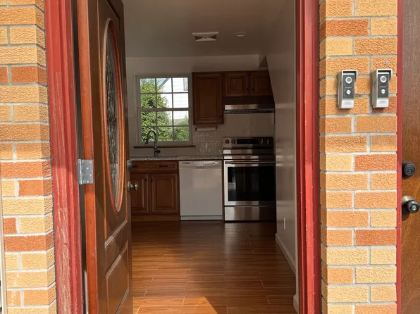 43-27 220th St #1, Bayside, NY 11361