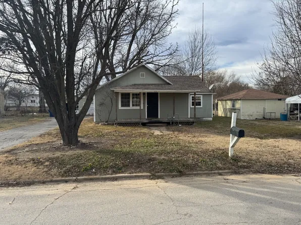 519 N Wood St, Caney, KS 67333