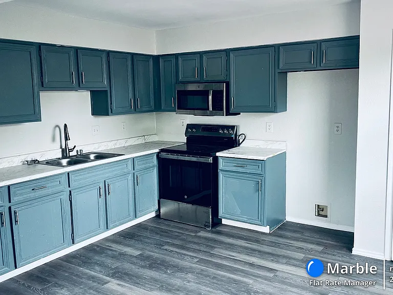 2705 N 27th St — Photo 10