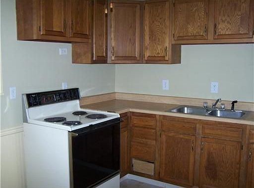 2nd image of 912 W Borley Ave