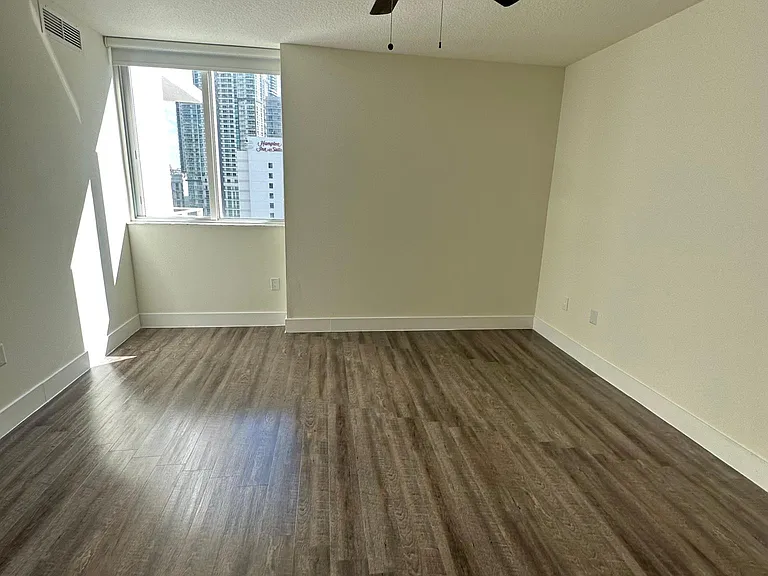 17000 N Bay Rd #514 — Photo 5