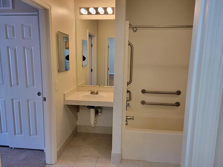 50 Hunt Club Dr #211 — Photo 4