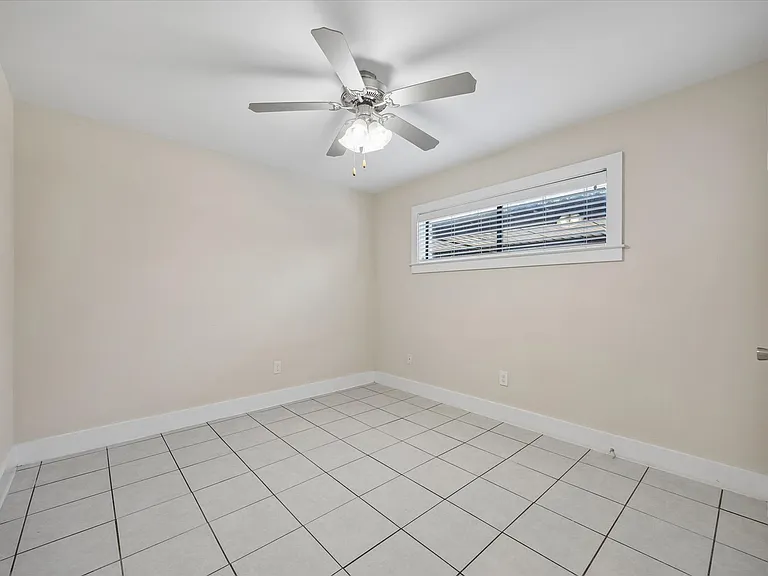 4300 Rosslyn — Photo 34