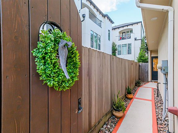 5th image of 5336 Inker St