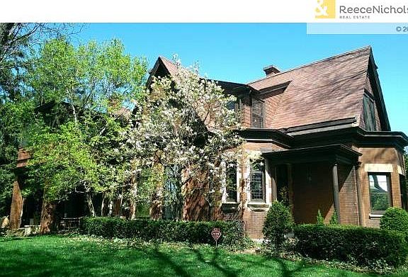 3rd image of 420 E 44th St