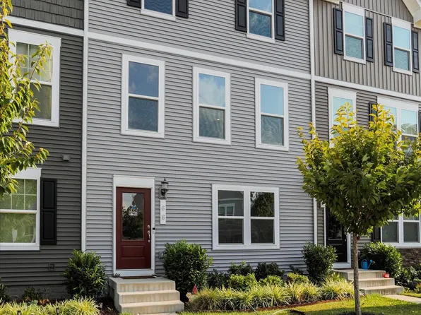 66 National St, Ranson, WV 25438