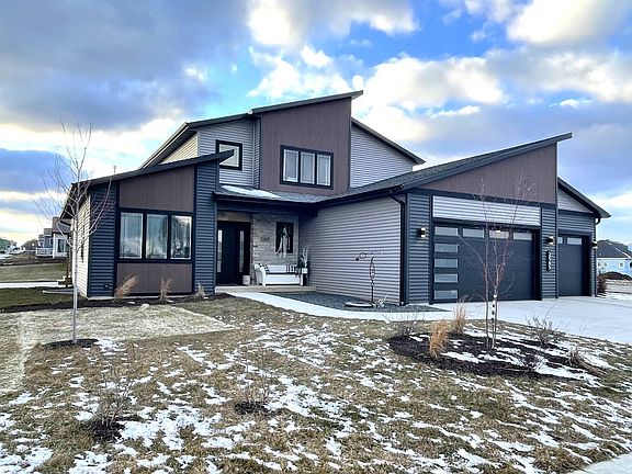 2nd image of 2565 Notre Dame Dr