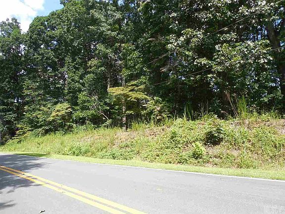 3rd image of 1383 Fairway Dr