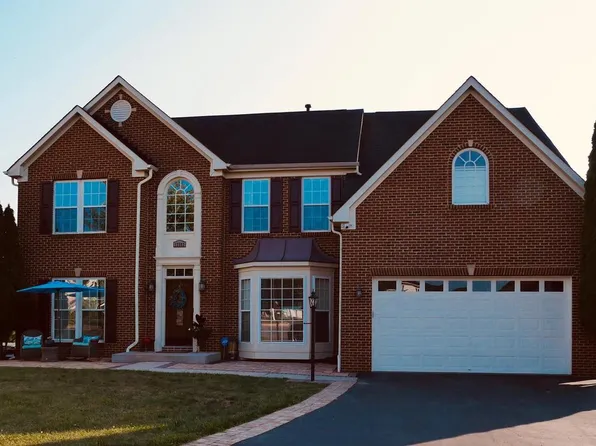 17503 Matric Ct, Hagerstown, MD 21740