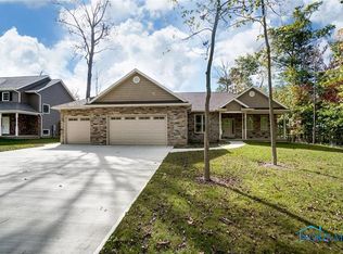 16149 Forest Ln, Findlay, OH 45840