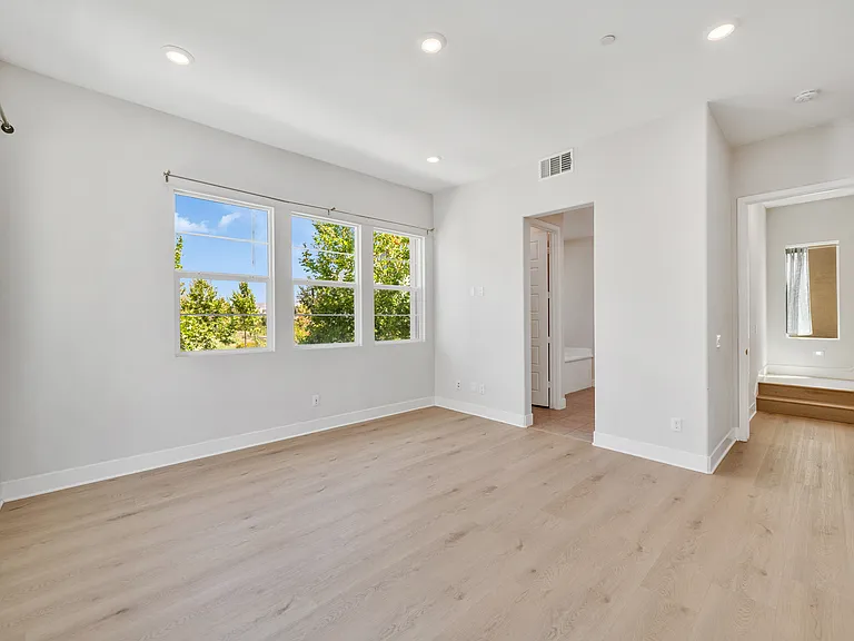 333 Sawbuck — Photo 80