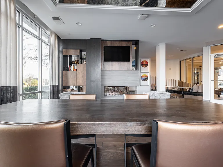 605 West End — Photo 18