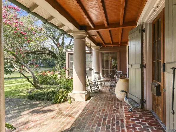 2603 E Lakeshore Dr, Baton Rouge, LA 70808
