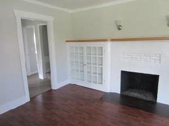 3rd image of 6126 S Park Ave