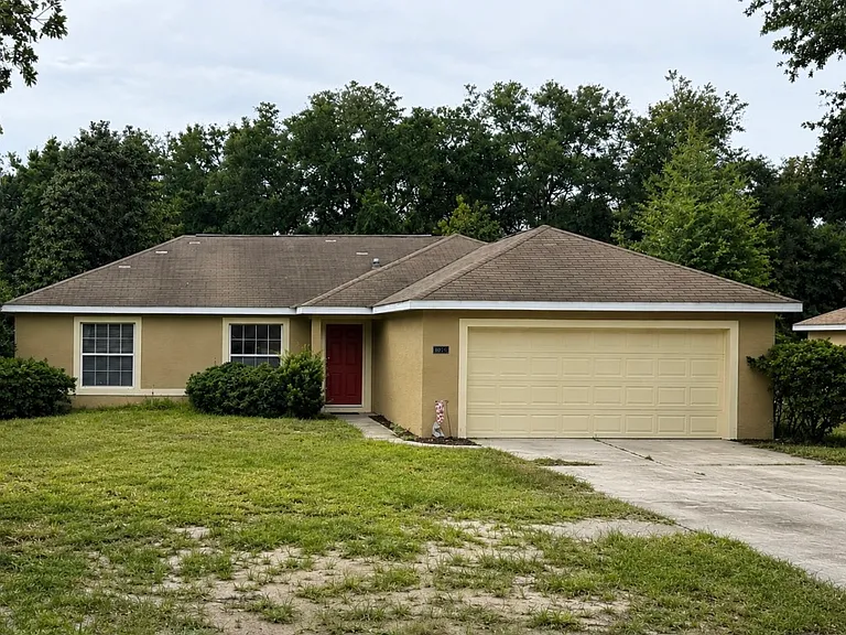 10125 Rockdale Dr — Photo 2