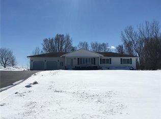 7810 E Main Rd, Le Roy, NY 14482