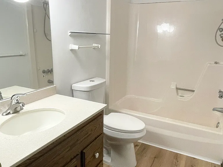 284 W Eagle Lake Dr — Photo 9
