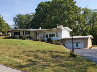 150 Meadow Ln, Springfield, OH 45505