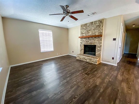 5th image of 709 Bluebonnet Dr