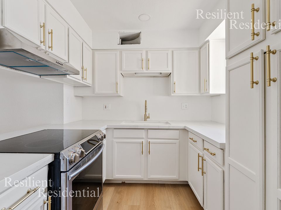 1st image of 301 W Desert Dr #5