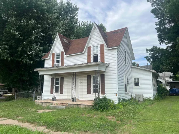 401 N 1st St, Arkansas City, KS 67005